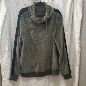 INC International Concepts Textured Olive Sweater size xl can fit large as well